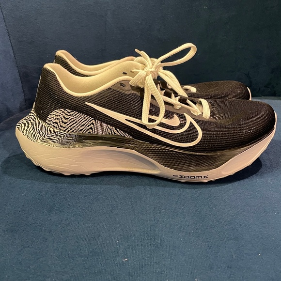 Women’s Nike Zoom X 6.5 - Picture 1 of 5